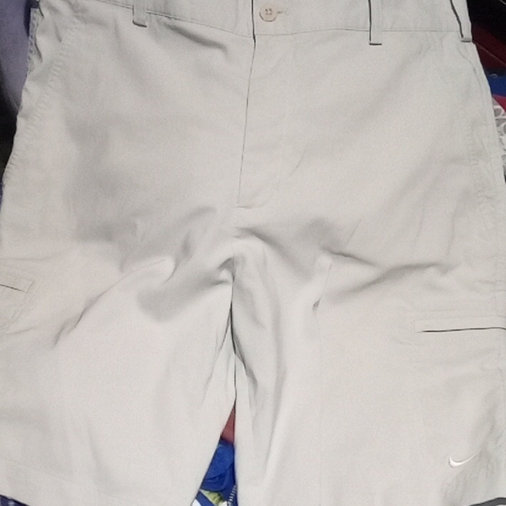 Nike Golf Khakhi Colored Medium Shorts with Dri Fit Seen www.nikebetterworld.com